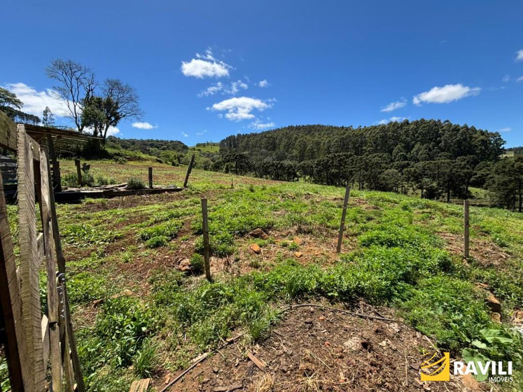 Vende-se lindo sítio com 20.430,18 m² completo para morar, lazer e produção!