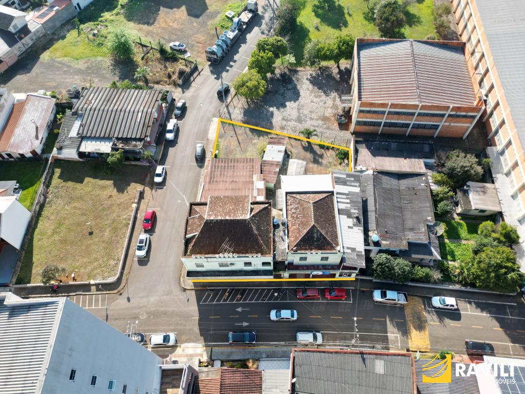 Terreno e Prédio Privilegiado no Centro de Luzerna para Venda!
