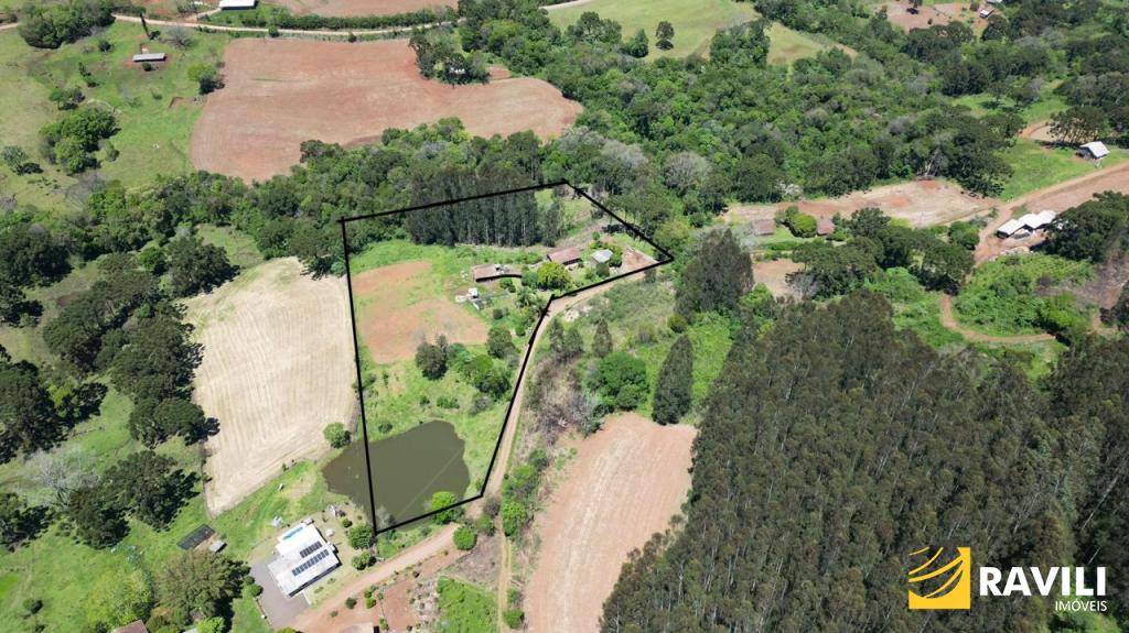 Vende-se lindo sítio com 20.430,18 m² completo para morar, lazer e produção!