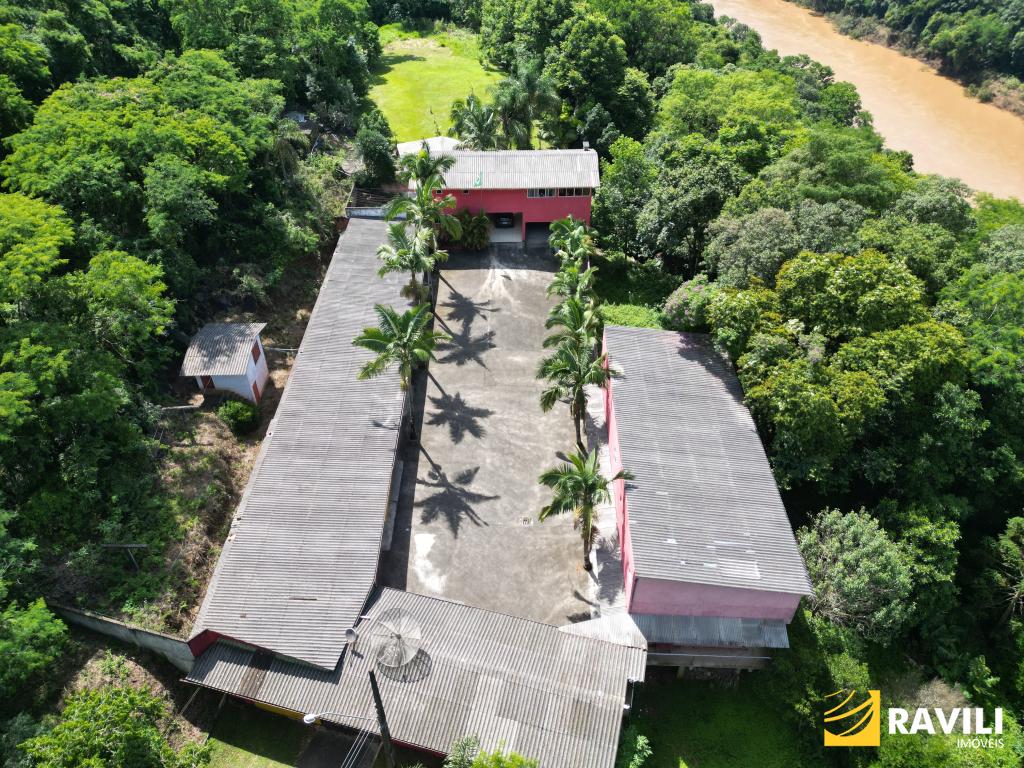 Prédio comercial de 9 quartos, 251 m², bairro Sc -303, Joaçaba/SC