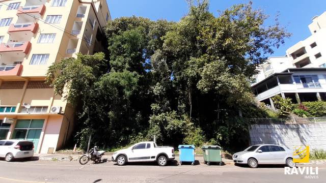 Terreno 290m2 na Rua Duque de Caxias!