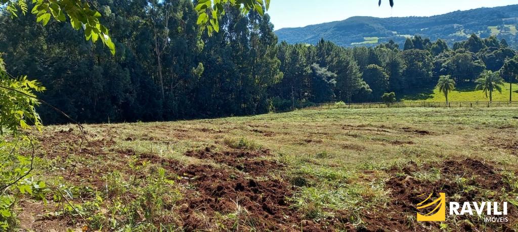 Área Próximo ao Centro de Água Doce!