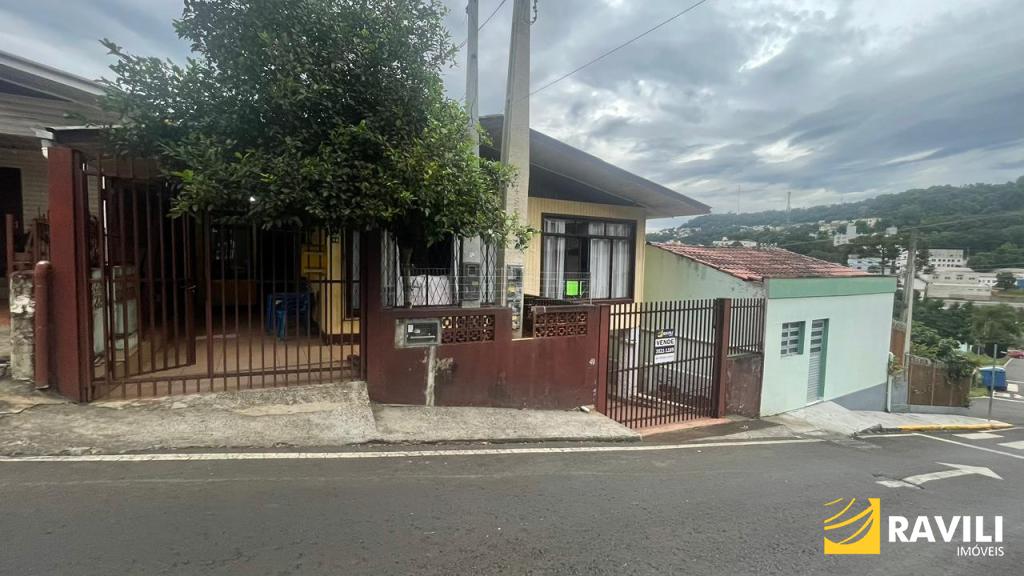 Casa com 2 Pavimentos para Venda no Bairro Cruzeiro do Sul!