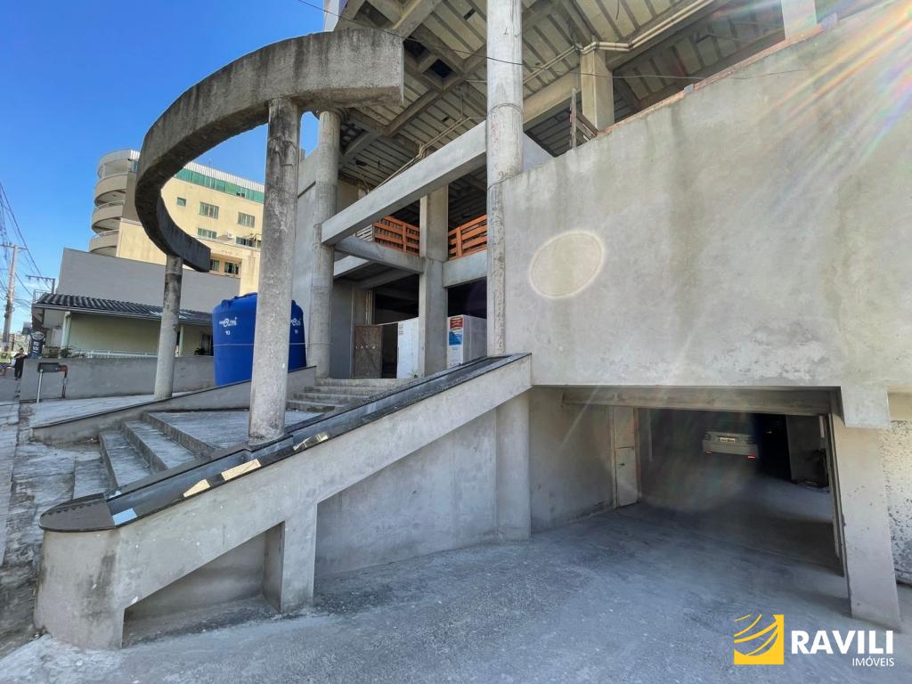 Apartamento na Planta no Ed. Malasia Towers!