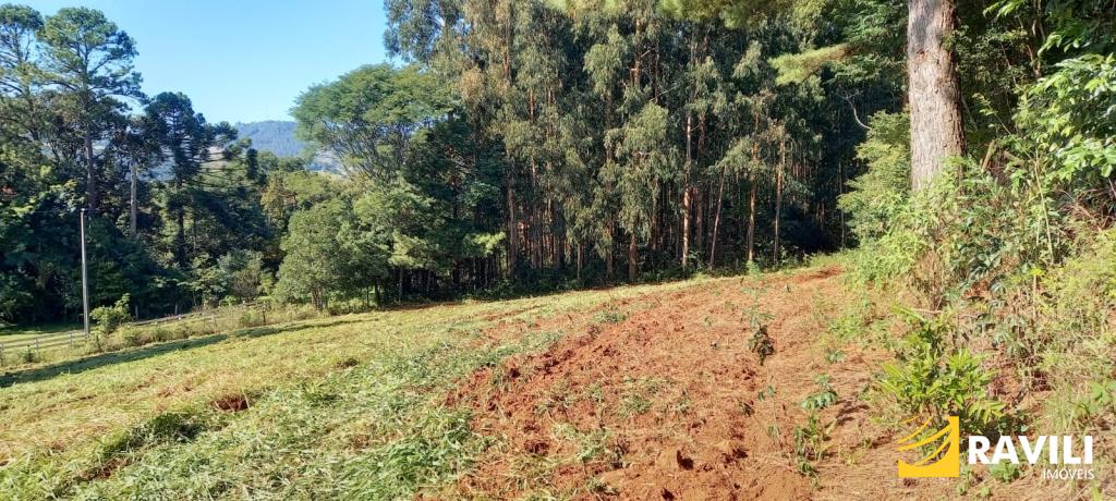 Área Próximo ao Centro de Água Doce!