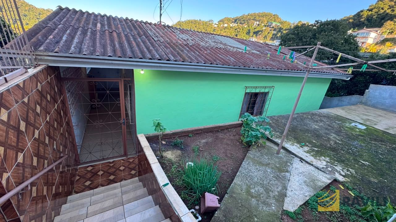 Casa de 3 quartos para alugar, terreno de 60 m², bairro Santa Tereza, Joaçaba/SC