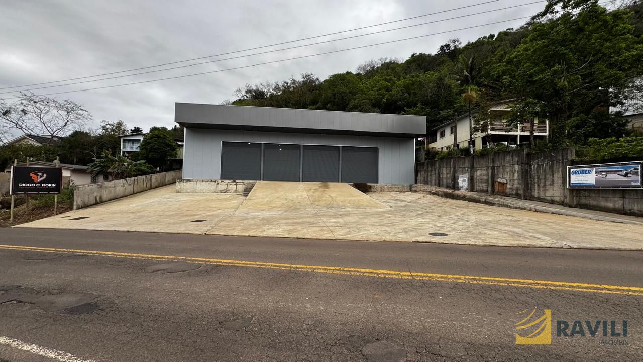 Barracão com Ótima Localização Disponível para Locação.