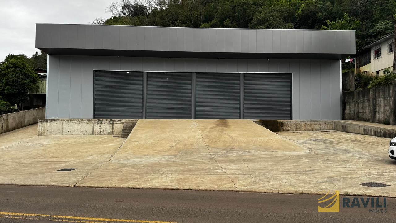 Barracão com Ótima Localização Disponível para Locação.